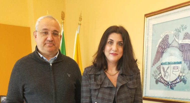 L’ormai ex assessore lamenta, inoltre, di non essere stata convocata alle sedute di Giunta dell’1, 11 e 31 agosto e dell’1, 5, 9, 14 e 20 settembre e del 10 ottobre 2022, “nonostante in queste date e certamente in quest’ultima fossi presente nella sede comunale in quanto partecipe delle sedute di Commissione Consiliare di mia pertinenza”.