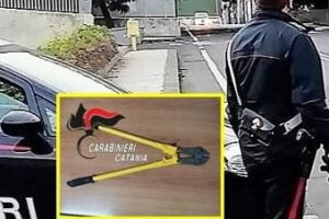 Misterbianco, con pinza tagliabulloni ruba pedane da ponteggio: 29enne arrestato