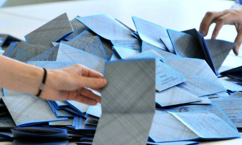 Sicilia, si contano ancora le schede delle elezioni regionali: proclamazione Schifani rischia di slittare