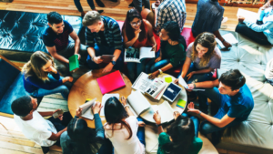 Scuole, partire dalla territorialità per offrire modelli formativi coerenti: gli scenari competitivi che servono ai giovani