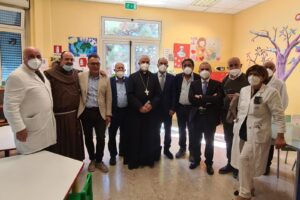 Bronte, l’Arcivescovo Renna visita l’ospedale: “Senza sanità e scuola aree interne perderebbero presìdi di civiltà”