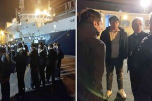 Catania, l’Arcivescovo Renna al porto per accogliere i migranti: “Sbarchi selettivi sono un attacco alla democrazia”