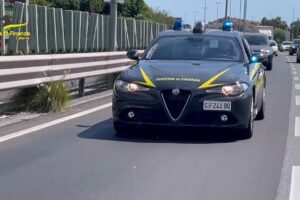 Catania, truffano 1,8 mln a professionista lombardo: tre indagati dalla Procura