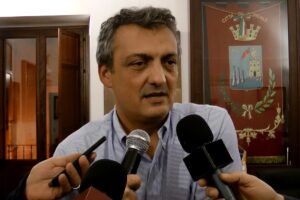 Catania, il deputato regionale D’Agostino (FI) critica Piantedosi sulla gestione dei migranti: “Clamoroso errore acconsentire alle decisioni del ministro”