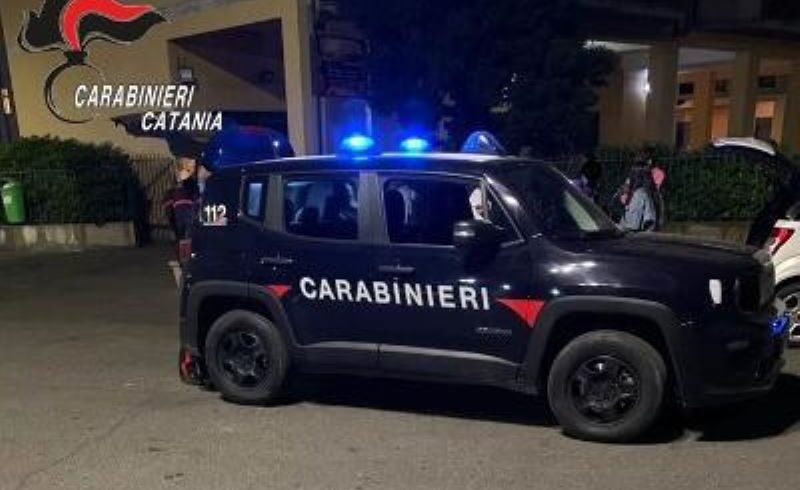 Paternó, dai controlli anti “malamovida” scoperti 6 giovani assuntori di droga