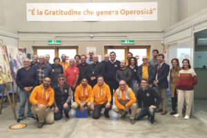 Catania, l’Arcivescovo Renna visita il magazzino del Banco Alimentare: “La carità è grande quando apre gli occhi sull’altro”