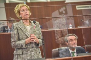 Milano, Pd su Moratti dopo dimissioni: “Perché il centrosinistra dovrebbe sostenere una donna di destra?”