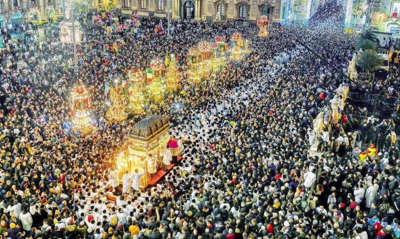 Catania, per S. Agata tornano le processioni in strada: e l’Arcivescovo condanna le scommesse sulla festa