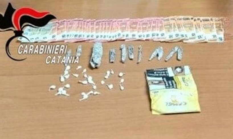 Militello Val di Catania, al tavolo da gioco con la droga nascosta negli slip: 25enne arrestato in flagranza