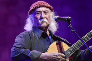 Addio al rocker David Crosby: fondò i Byrds e ‘Crosby, Still & Nash’. Per 2 volte nella Rock and Roll Hall of Fame