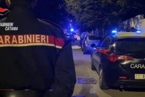 Catania, a spasso lungo viale Bummacaro con l’auto rubata a Siracusa: due denunciati