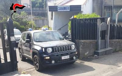 Belpasso, l’ex compagno l’aggredisce e l’accusa di non essere una buona madre: 28enne arrestato in flagranza