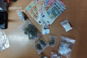 Catania, spacciava droga per ‘arrotondare’ il reddito di cittadinanza: 41enne arrestato in flagranza