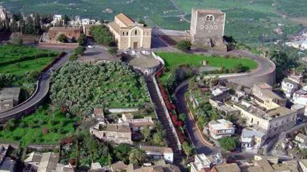 Paternò, l’urbanistica fantascientifica del Comune e la resistenza ostinata a non far nulla