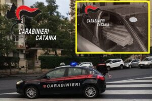 Catania, in due caricano in auto pedane da ponteggio rubate: preso 27enne