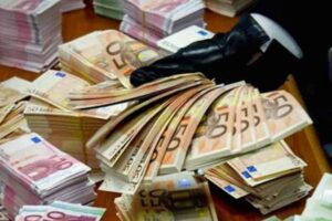 Napoli, 6 arresti per traffico internazionale di valuta falsa: anche Catania nella filiera distributiva