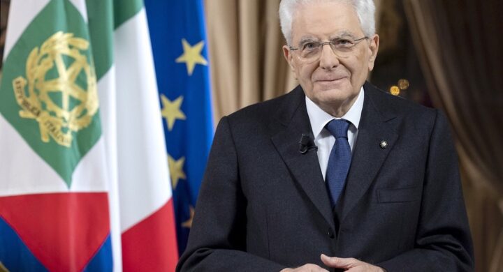 Mattarella, parole di fiducia per l’Italia: “Guardare il domani con gli occhi dei giovani”. Apprezzamenti da tutti i partiti
