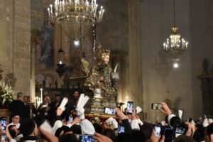 Catania, la messa dell’Aurora omaggia la Santa Patrona. Renna: “Agata è la perfetta discepola di Gesù”