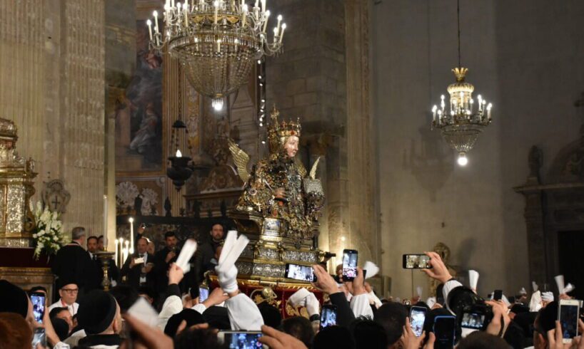 Catania, la messa dell’Aurora omaggia la Santa Patrona. Renna: “Agata è la perfetta discepola di Gesù”