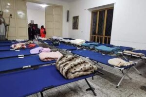 Paternò, notte all’asciutto dopo maltempo per 33 extracomunitari: chiesa di S. Antonio Abate offre locali