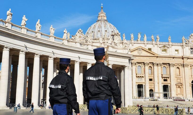 Roma, truffatore offriva assunzione alla Gendarmeria vaticana in cambio di soldi: denunciato