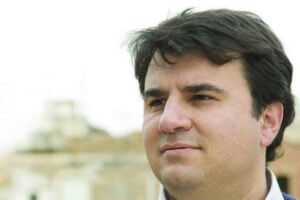 Catania, Abramo rinuncia alla candidatura a sindaco del fronte progressista: “Motivi personali e familiari”