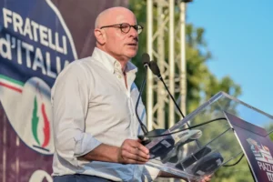 Maternità surrogata, Rampelli (FdI) attaccato da opposizione per frase sui figli di coppie omosessuali