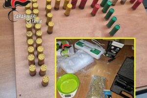 Caltagirone, l’erba nell’ovile era quella da fumare: arrestato 40enne e denunciato il padre
