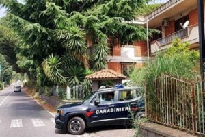 Piedimonte Etneo, slot machine illegali in negozio: denunciato 42enne