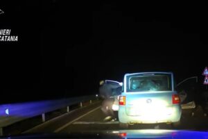 Ramacca, inseguiti dai Carabinieri sulla Fiat Multipla appena rubata: un arrestato, due fuggitivi