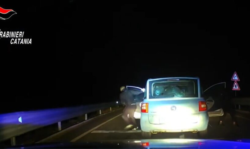 Ramacca, inseguiti dai Carabinieri sulla Fiat Multipla appena rubata: un arrestato, due fuggitivi