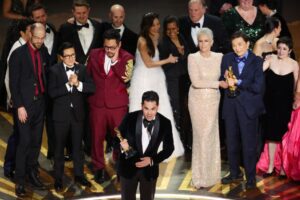 I ‘Daniels’ si prendono gli Oscar: “Everything Everywhere All at Once” conquista 7 statuette