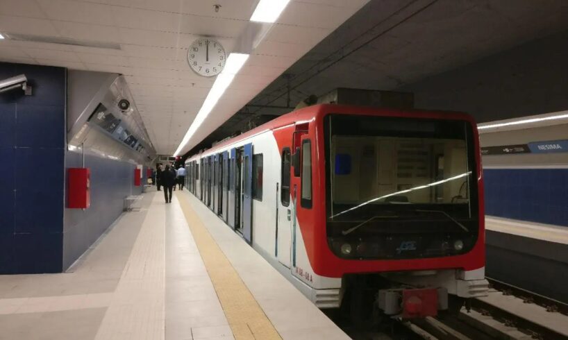Prosegue l’iter per affidare i lavori per la realizzazione della tratta della metropolitana Paternò- Misterbianco, lunga 11,5 chilometri e che attraverso tre comuni: Misterbianco, Belpasso (con la frazione di Piano Tavola) e Paternò; cinque le stazioni che saranno costruite: Gullotta in territorio di Misterbianco; 3 saranno piazzate a Belpasso (nella frazione di Piano Tavola, a Valcorrente centro commerciale di Etnapolis e Giaconia corrispondente al territorio di Palazzolo; quinta stazione in zona Ardizzone in territorio di Paternò.