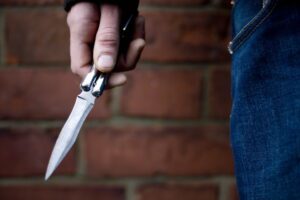 Palermo, 14enne in ospedale con un polmone bucato: accoltellato da un undicenne