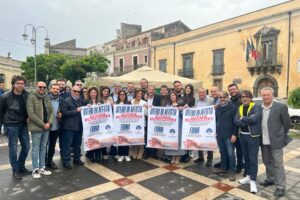 Paternò, FdI avvia raccolta firme contro l’utero in affitto: al banchetto l’on. Ciancitto e il presidente Galvagno