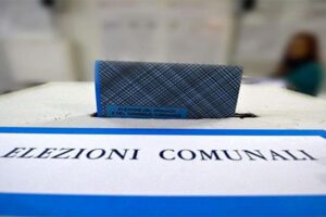 Sicilia, si vota oggi e domani in 128 comuni: eventuale ballottaggio l’11 e 12 giugno