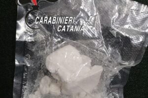 Palagonia, nascondeva confezione di cocaina dentro i pantaloni: arrestato 42enne di Licata