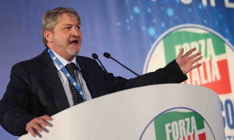Molise, vittoria netta del candidato di centrodestra Roberti: “Dedico la vittoria a Berlusconi, manca a tutti noi”