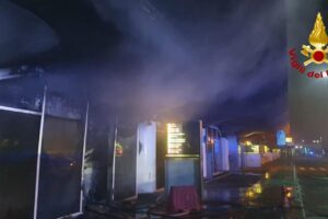 Catania, incendio aeroporto: Procura apre inchiesta. ‘Fontanarossa’ parzialmente operativo