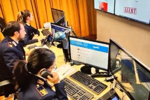 Operazione ‘Grandi Firme’: perquisizioni tra Catania e Napoli per vendite online di abiti e accessori falsi “griffati”