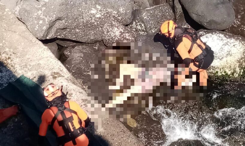Catania, vigili del fuoco recuperano cadavere di una donna sulla scogliera: sotto la stazione centrale (VIDEO)