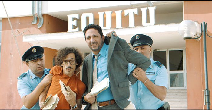 Due agguerriti antieroi decisi a riscattare tutti gli «attassati» d'Italia dalle vessazioni di «Equitù». Si intitola «Gli attassati» il secondo film con Matranga e Minafò, diretto da Lorenzo Tiberia, che sarà presentato in anteprima a Palermo e Catania prima dell' arrivo su Prime a partire dal 31 agosto. Un film prodotto da Lungta Film, Sicilia Social Star e Vision Distribution in collaborazione con Amazon Prime Video, il film del regista Lorenzo Tiberia ha per protagonisti Matranga e Minafò alla loro seconda fatica cinematografica. Il film racconta la storia degli abitanti di una piccola cittadina dispersa nel Sud, già messi in ginocchio dalla crisi economica e dalla pandemia, improvvisamente sommersi dalle cartelle esattoriali da «Equitù». Dietro al la «tassazione illecita», in realtà, si cela il sindaco, uomo cinico e corrotto, disposto a tutto pur di appianare il bilancio comunale e conquistare la poltrona di segretario all'interno del suo partito. Tra le vittime degli esattori capitanati dal temibile direttore di «Equitù», detto lo sceriffo, anche Toni, squattrinato rappresentante di guanti e mascherine, ed Emanuele, bizzarro hair-stylist per cani. I due, mentre si trovano in fila negli uffici di «Equitù», scoprono di essere legati a quella salatissima cartella esattoriale per mancati adempimenti del salone di bellezza per cani di Emanuele, di cui Toni risulta essere proprietario a seguito di un'eredita` lasciata dalla nonna defunta.