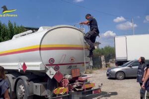 Catania, trasparenza prezzi carburante: GdF rileva irregolarità
