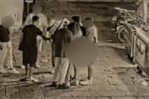 «Sono stanca di soffrire così. Perché devo passare dallo stare bene al non farcela più. Mi ritrovo di continuo senza nessuno. Tutti quelli a cui voglio bene se ne vanno. E io non posso fare niente per impedirlo».