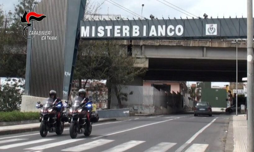 Misterbianco, 19enne sorpreso a rubare in un appartamento di via Lenin: arrestato in flagranza