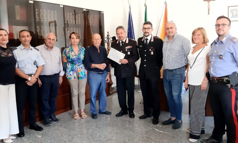 Bronte, il luogotenente dei Carabinieri Cunsolo lascia la città dopo 5 anni: il saluto ufficiale del sindaco