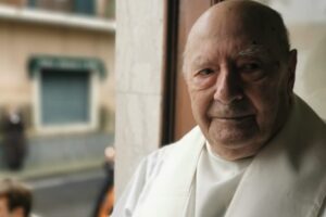 Valverde, addio al prete ultracentenario: don Francesco Panebianco se ne va a 102 anni