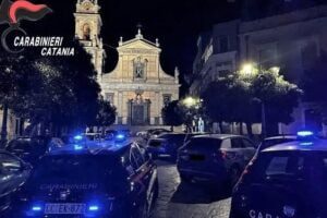 Biancavilla, 35enne violento si scaglia contro la madre: “Torno dal carcere e t’ammazzo”. Arrestato