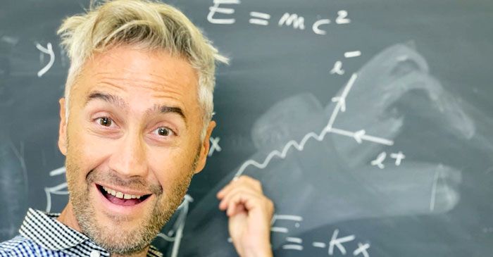 Misterbianco, a ‘Didacta’ il prof di fisica e influencer Schettini: 1 milione di follower su TikTok