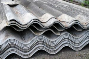 Valverde, esposto-denuncia di Codacons: “Lastre di eternit nella frazione Maugeri. Autorità sanitarie si attivino”